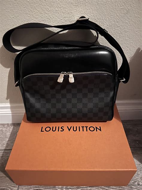 dayton repor.mm louis vuitton